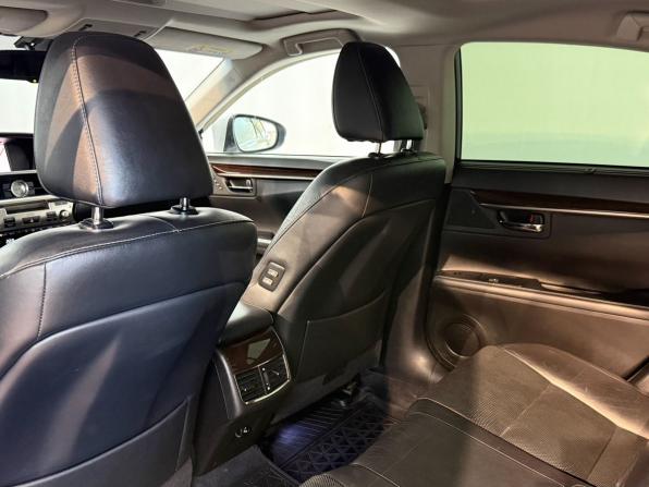 Lexus ES VI с пробегом 2013 года, цена 2 130 000 рублей, 211300 км, седан, Автокод Объявления