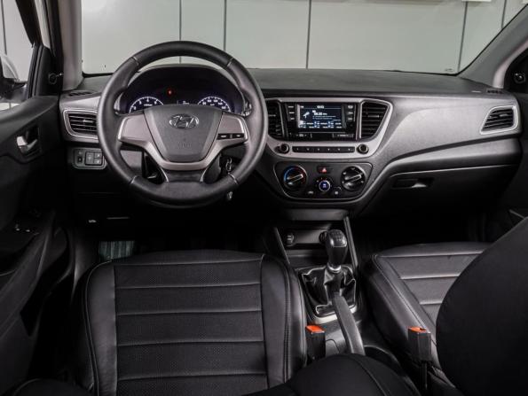 Hyundai Solaris II с пробегом 2018 года, цена 999 000 рублей, 127273 км, седан, Автокод Объявления