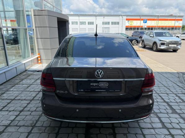 Volkswagen Polo V Рестайлинг с пробегом 2017 года, цена 880 000 рублей, 264537 км, седан, Автокод Объявления