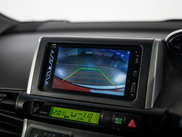Toyota Wish II Рестайлинг с пробегом 2013 года, цена 1 300 000 рублей, 144603 км, минивэн, Автокод Объявления