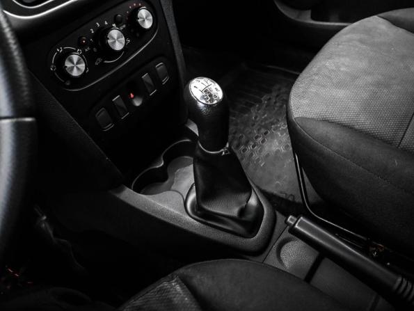 Renault Logan II с пробегом 2016 года, цена 569 000 рублей, 250274 км, седан, Автокод Объявления