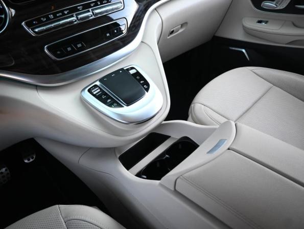 Mercedes-Benz V-Класс III (W447) Рестайлинг с пробегом 2021 года, цена 8 944 000 рублей, 77063 км, минивэн, Автокод Объявления