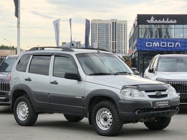 Chevrolet Niva I Рестайлинг с пробегом 2016 года, цена 630 000 рублей, 100918 км, внедорожник, Автокод Объявления