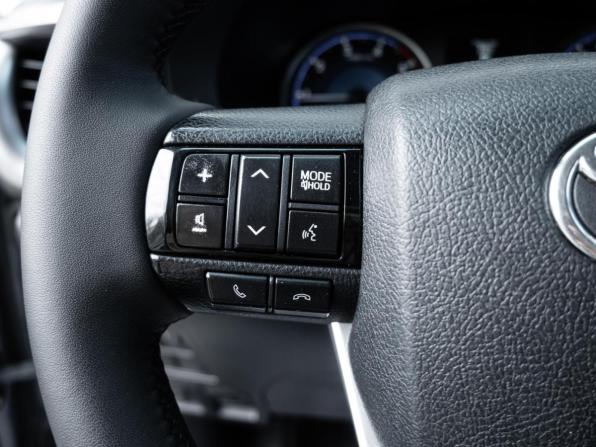 Toyota Hilux VIII с пробегом 2016 года, цена 3 255 000 рублей, 193412 км, offers.body_type.unknown, Автокод Объявления