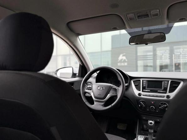 Hyundai Solaris II с пробегом 2019 года, цена 1 315 000 рублей, 147000 км, седан, Автокод Объявления