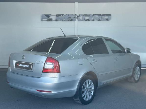 Skoda Octavia II (A5) Рестайлинг с пробегом 2012 года, цена 1 100 000 рублей, 169000 км, лифтбек, Автокод Объявления