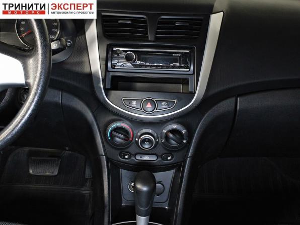 Hyundai Solaris I с пробегом 2012 года, цена 867 000 рублей, 124164 км, седан, Автокод Объявления
