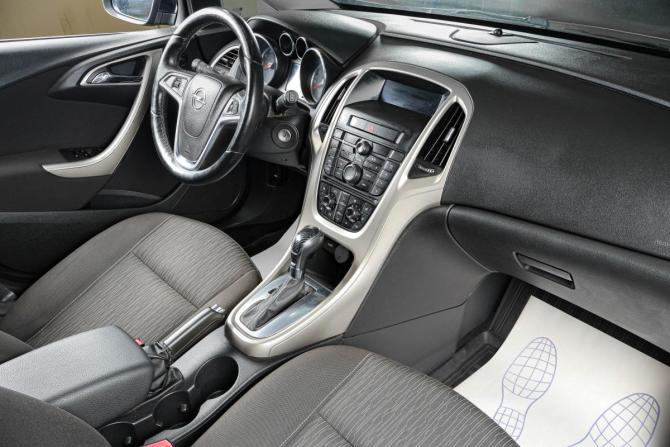 Opel Astra J Рестайлинг с пробегом 2013 года, цена 969 000 рублей, 66000 км, хэтчбек, Автокод Объявления