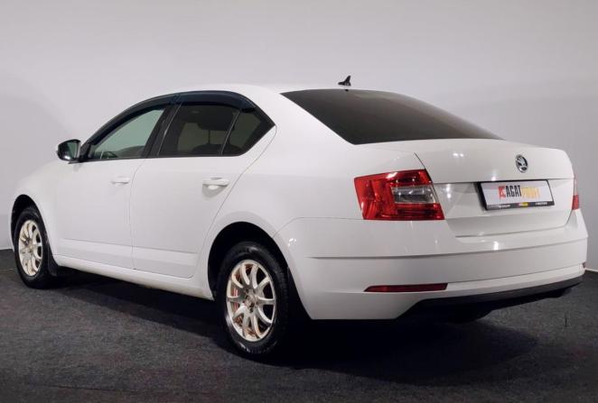 Skoda Octavia III (A7) Рестайлинг с пробегом 2018 года, цена 1 050 000 рублей, 162215 км, лифтбек, Автокод Объявления