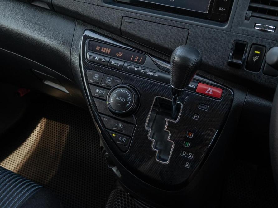 Toyota ISis I Рестайлинг Краснодар  - изображение 14
