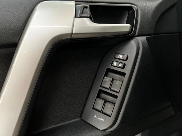 Toyota Land Cruiser Prado 150 Series Рестайлинг 2 с пробегом 2020 года, цена 5 974 000 рублей, 75390 км, внедорожник, Автокод Объявления