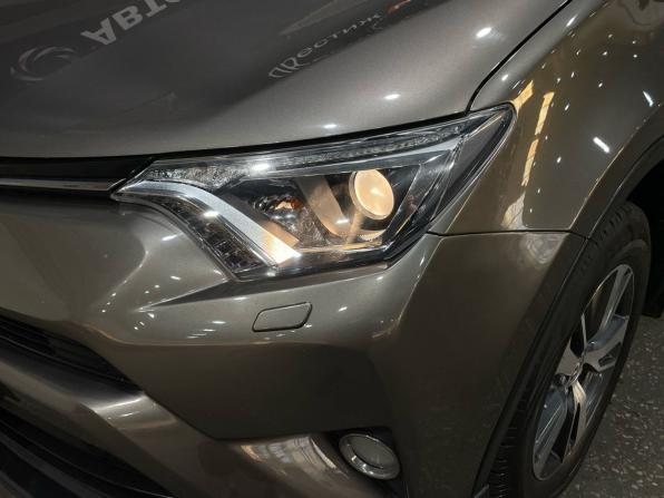 Toyota RAV4 IV (XA40) Рестайлинг с пробегом 2017 года, цена 1 880 000 рублей, 228343 км, внедорожник, Автокод Объявления
