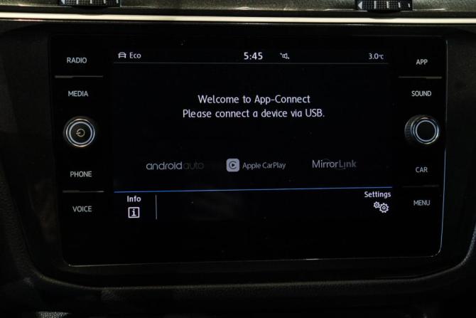 Volkswagen Tiguan II с пробегом 2018 года, цена 2 695 000 рублей, 104085 км, внедорожник, Автокод Объявления