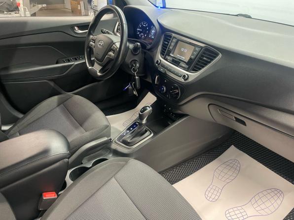Hyundai Solaris II с пробегом 2018 года, цена 1 328 000 рублей, 92300 км, седан, Автокод Объявления