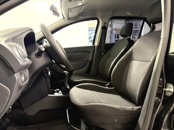 Renault Logan II с пробегом 2014 года, цена 680 000 рублей, 92860 км, седан, Автокод Объявления