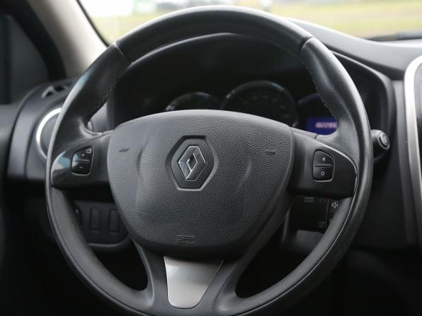 Renault Sandero II с пробегом 2017 года, цена 790 000 рублей, 182000 км, хэтчбек, Автокод Объявления