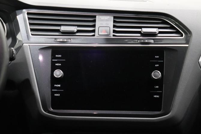 Volkswagen Tiguan II Рестайлинг с пробегом 2021 года, цена 2 430 000 рублей, 53179 км, внедорожник, Автокод Объявления