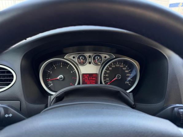 Ford Focus II Рестайлинг с пробегом 2011 года, цена 650 000 рублей, 122000 км, хэтчбек, Автокод Объявления