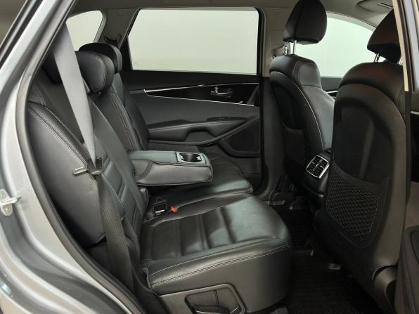 Kia Sorento III Prime Рестайлинг с пробегом 2018 года, цена 3 049 000 рублей, 99072 км, внедорожник, Автокод Объявления