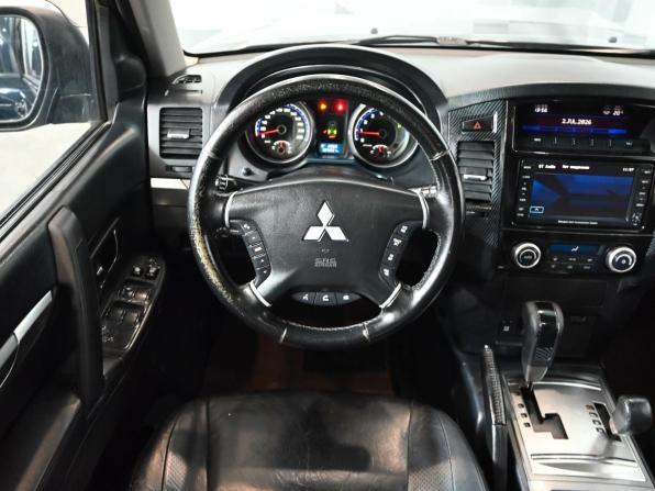 Mitsubishi Pajero IV с пробегом 2010 года, цена 1 950 000 рублей, 329030 км, внедорожник, Автокод Объявления