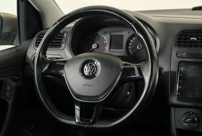 Volkswagen Polo V Рестайлинг с пробегом 2017 года, цена 1 299 000 рублей, 99536 км, седан, Автокод Объявления
