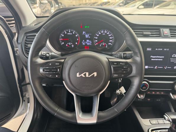 Kia Rio IV Рестайлинг с пробегом 2022 года, цена 1 799 000 рублей, 72837 км, хэтчбек, Автокод Объявления