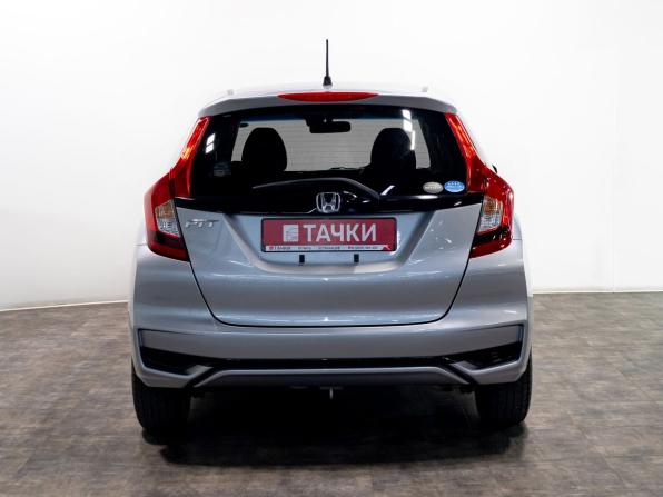 Honda Fit III Рестайлинг с пробегом 2018 года, цена 1 120 000 рублей, 175625 км, хэтчбек, Автокод Объявления