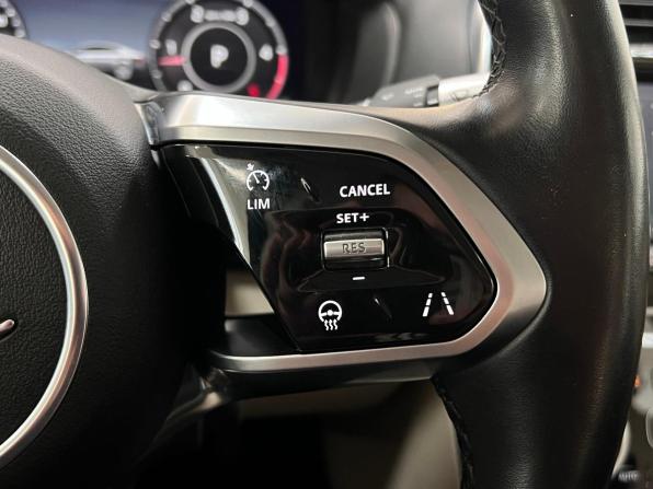 Jaguar XE I Рестайлинг с пробегом 2019 года, цена 2 499 000 рублей, 130000 км, седан, Автокод Объявления