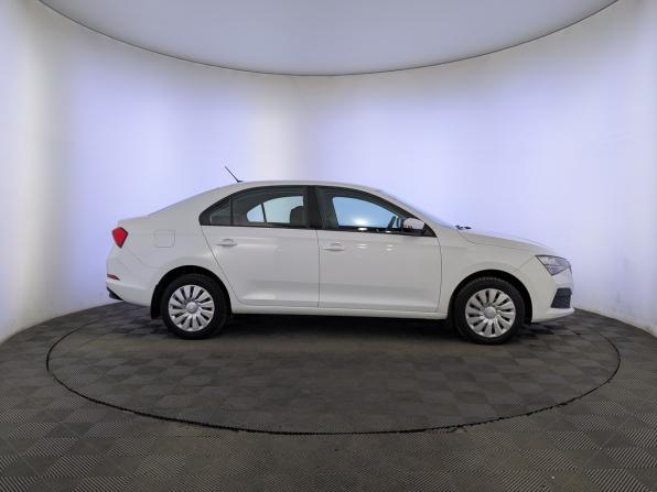 Skoda Rapid II с пробегом 2021 года, цена 1 050 000 рублей, 267080 км, лифтбек, Автокод Объявления