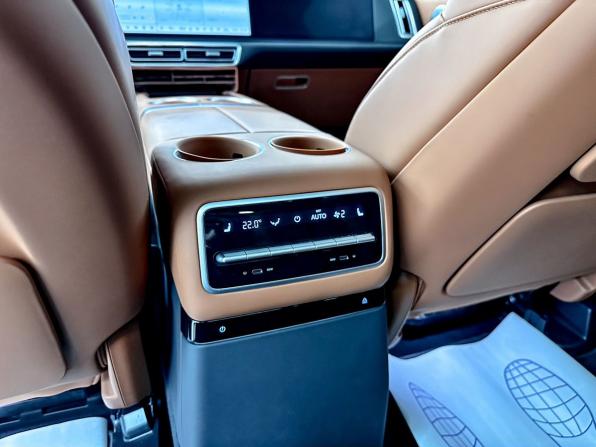 Li Auto (Lixiang) L9 I с пробегом 2024 года, цена 6 500 000 рублей, 45154 км, внедорожник, Автокод Объявления