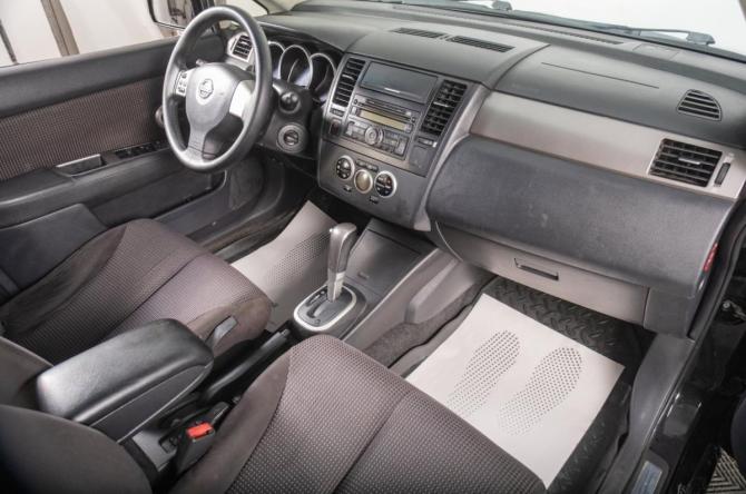 Nissan Tiida I Рестайлинг с пробегом 2011 года, цена 749 000 рублей, 300000 км, хэтчбек, Автокод Объявления