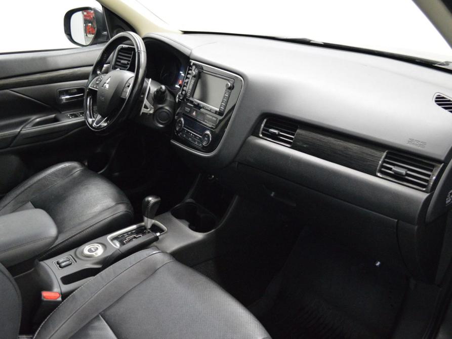 Mitsubishi Outlander III Рестайлинг 2 Санкт-Петербург  - изображение 12