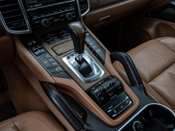 Porsche Cayenne II (958) с пробегом 2012 года, цена 2 570 000 рублей, 176251 км, внедорожник, Автокод Объявления