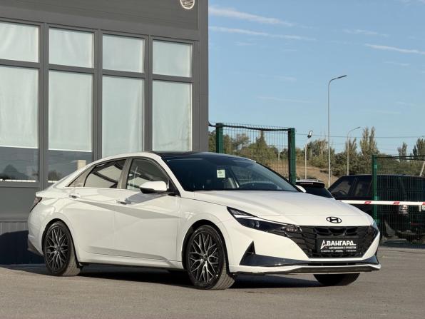 Hyundai Elantra VII (CN7) с пробегом 2023 года, цена 2 150 000 рублей, 47493 км, седан, Автокод Объявления