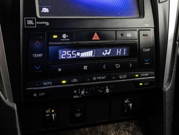 Toyota Camry VII (XV50) Рестайлинг 2 с пробегом 2017 года, цена 1 799 000 рублей, 301220 км, седан, Автокод Объявления