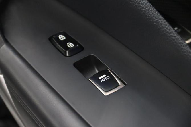 Hyundai Grandeur V с пробегом 2012 года, цена 1 335 350 рублей, 244386 км, седан, Автокод Объявления