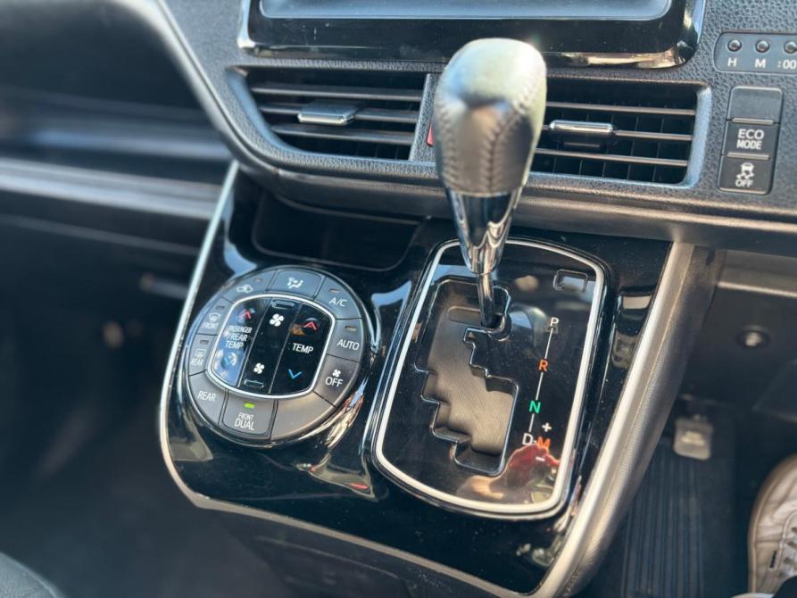 Toyota Esquire I Рестайлинг Набережные Челны  - изображение 21