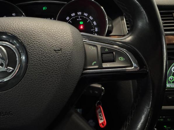 Skoda Superb II Рестайлинг с пробегом 2013 года, цена 949 000 рублей, 307000 км, лифтбек, Автокод Объявления