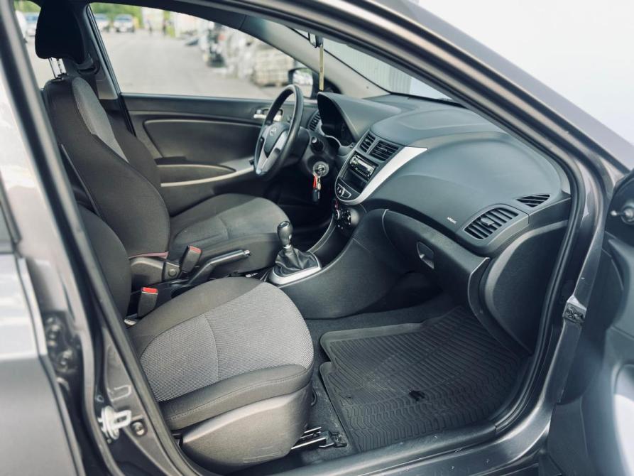 Hyundai Solaris I Санкт-Петербург  - изображение 8