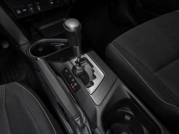 Toyota RAV4 IV (XA40) Рестайлинг с пробегом 2017 года, цена 2 275 000 рублей, 138656 км, внедорожник, Автокод Объявления