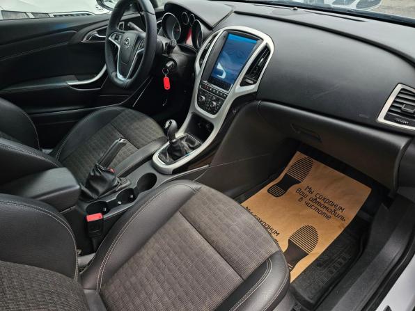 Opel Astra J Рестайлинг с пробегом 2012 года, цена 700 000 рублей, 89000 км, хэтчбек, Автокод Объявления