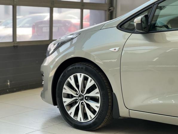 Kia Ceed II Рестайлинг с пробегом 2016 года, цена 1 399 000 рублей, 122507 км, универсал, Автокод Объявления