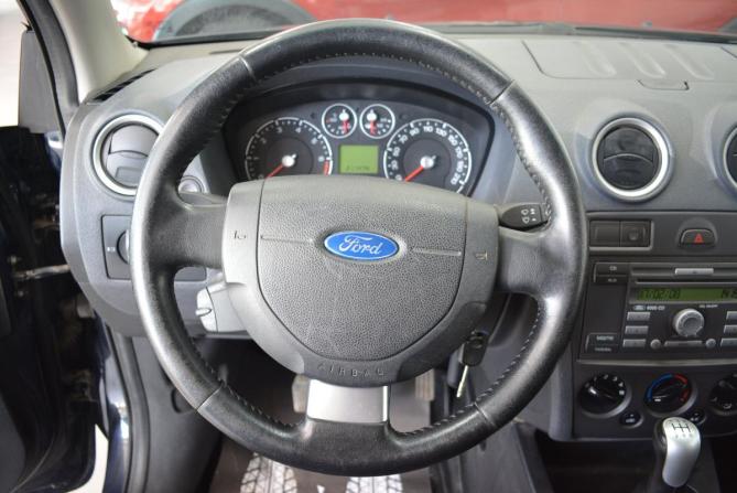 Ford Fusion I Рестайлинг с пробегом 2007 года, цена 379 000 рублей, 211000 км, хэтчбек, Автокод Объявления