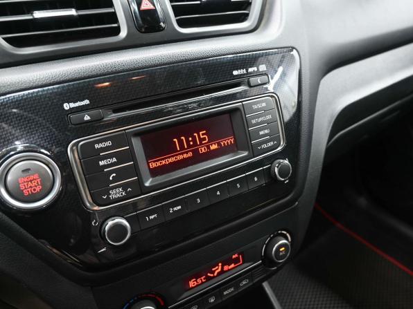 Kia Rio III Рестайлинг с пробегом 2016 года, цена 1 069 900 рублей, 137000 км, хэтчбек, Автокод Объявления