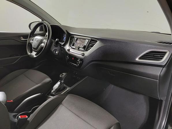Hyundai Solaris II с пробегом 2018 года, цена 1 030 000 рублей, 169079 км, седан, Автокод Объявления