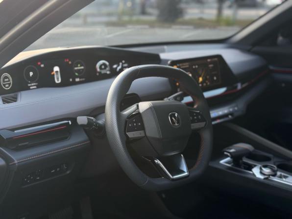 Changan UNI-V I с пробегом 2023 года, цена 2 270 000 рублей, 20577 км, лифтбек, Автокод Объявления