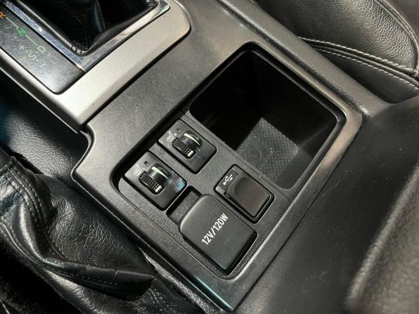 Toyota Land Cruiser Prado 150 Series Рестайлинг 1 с пробегом 2014 года, цена 3 049 000 рублей, 196500 км, внедорожник, Автокод Объявления