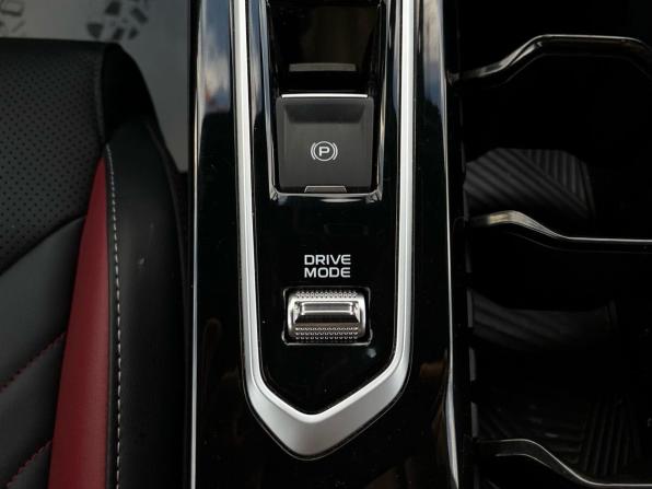 Geely Coolray I Рестайлинг с пробегом 2024 года, цена 2 000 000 рублей, 13400 км, внедорожник, Автокод Объявления