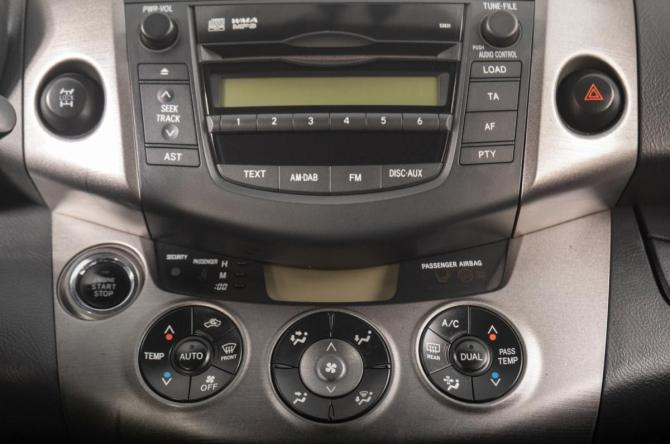 Toyota RAV4 III (XA30) Рестайлинг с пробегом 2011 года, цена 1 539 000 рублей, 226737 км, внедорожник, Автокод Объявления