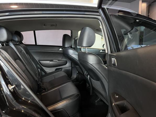 Kia Sportage IV с пробегом 2018 года, цена 2 392 000 рублей, 100805 км, внедорожник, Автокод Объявления